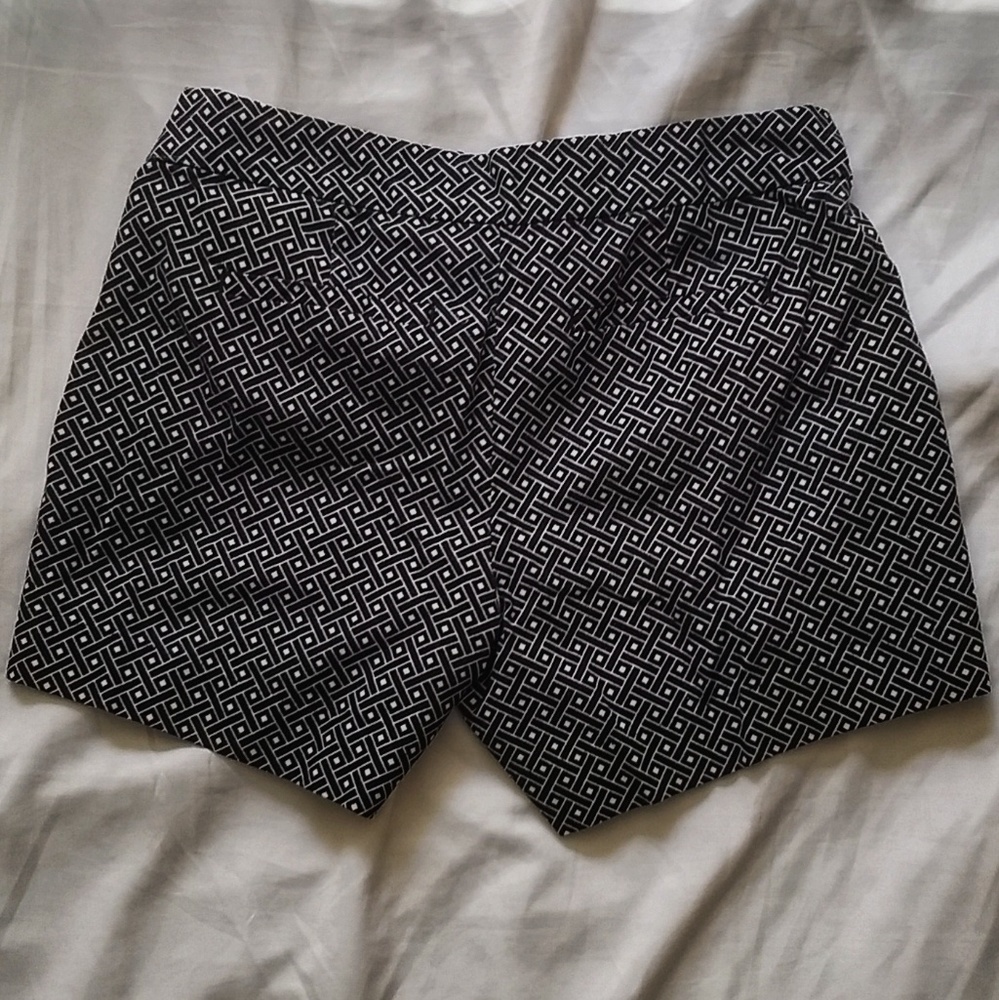 Banana Republic Women's Bird Basket PrintFit Short - Picture 2 of 2